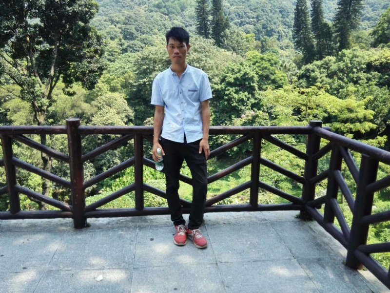 小进的第一张照片--深圳蓝颜知己交友网