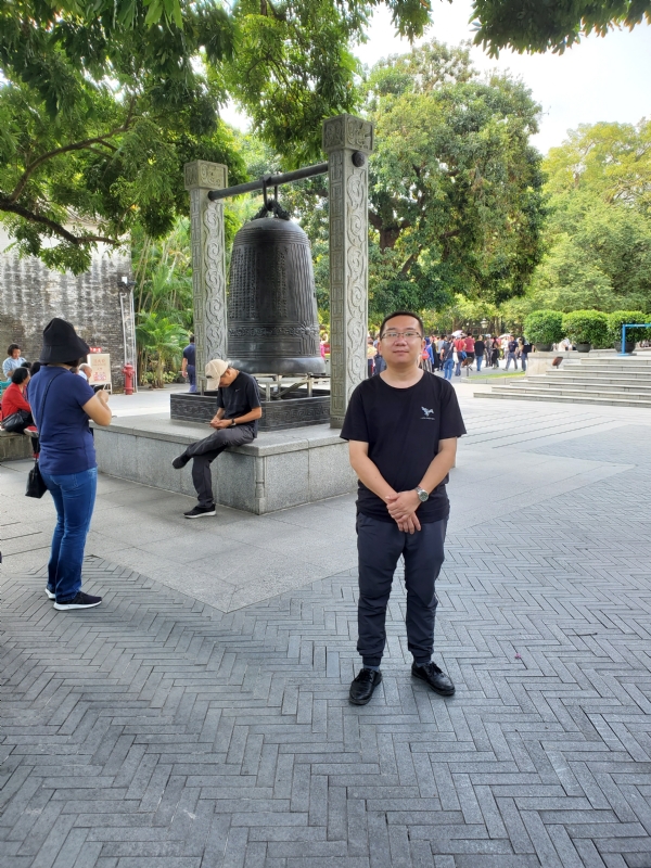 杨昊的第一张照片--深圳蓝颜知己交友网