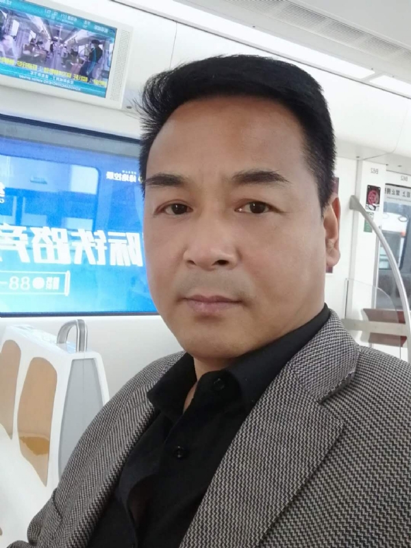 雪豹的第二张照片--深圳蓝颜知己交友网