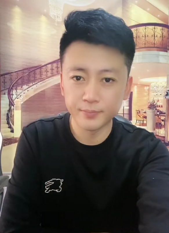 屋顶拾荒人的第三张照片--深圳蓝颜知己交友网